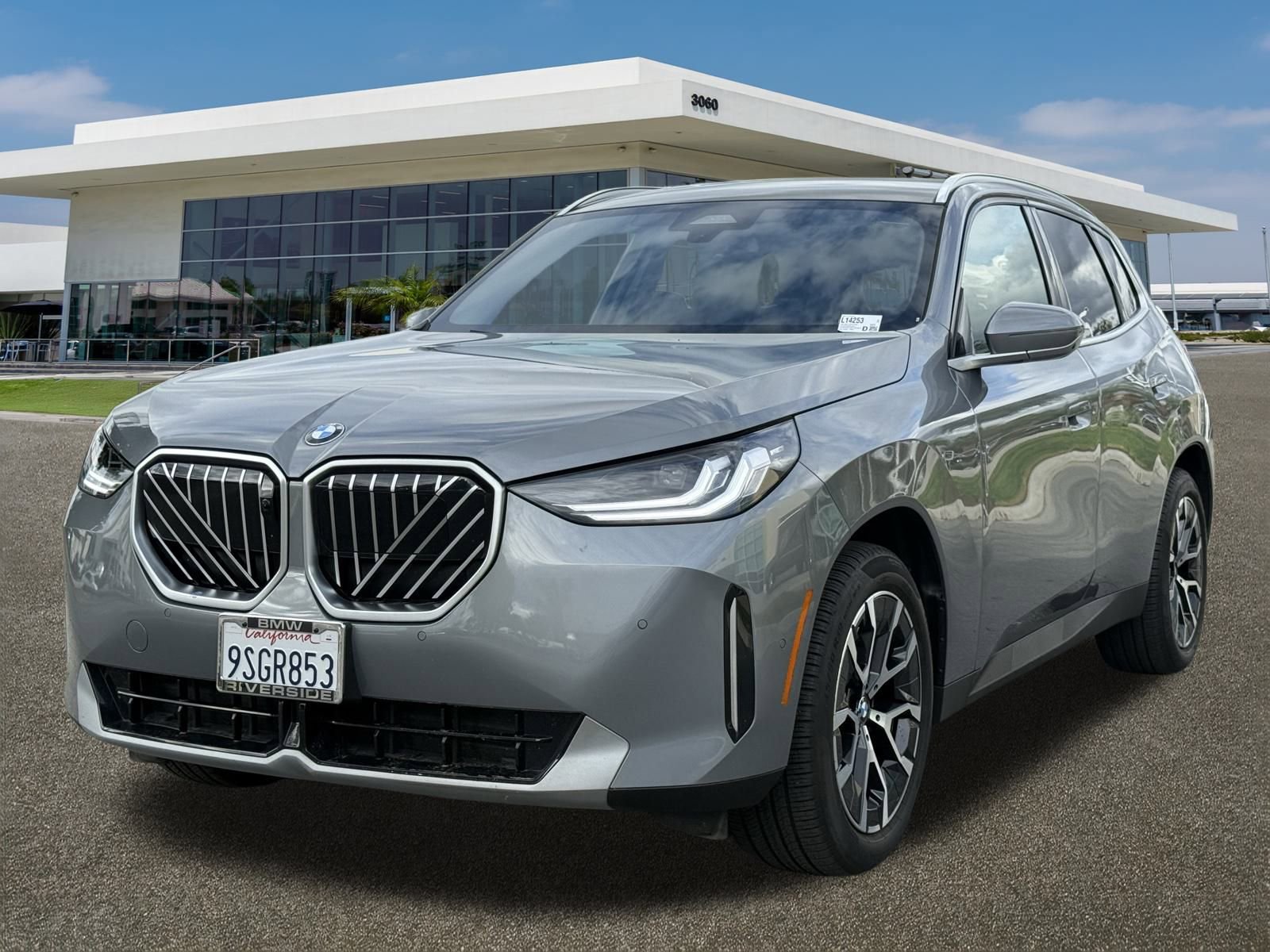 Used 2025 BMW X3 xDrive30i w/ Premium Package image 4