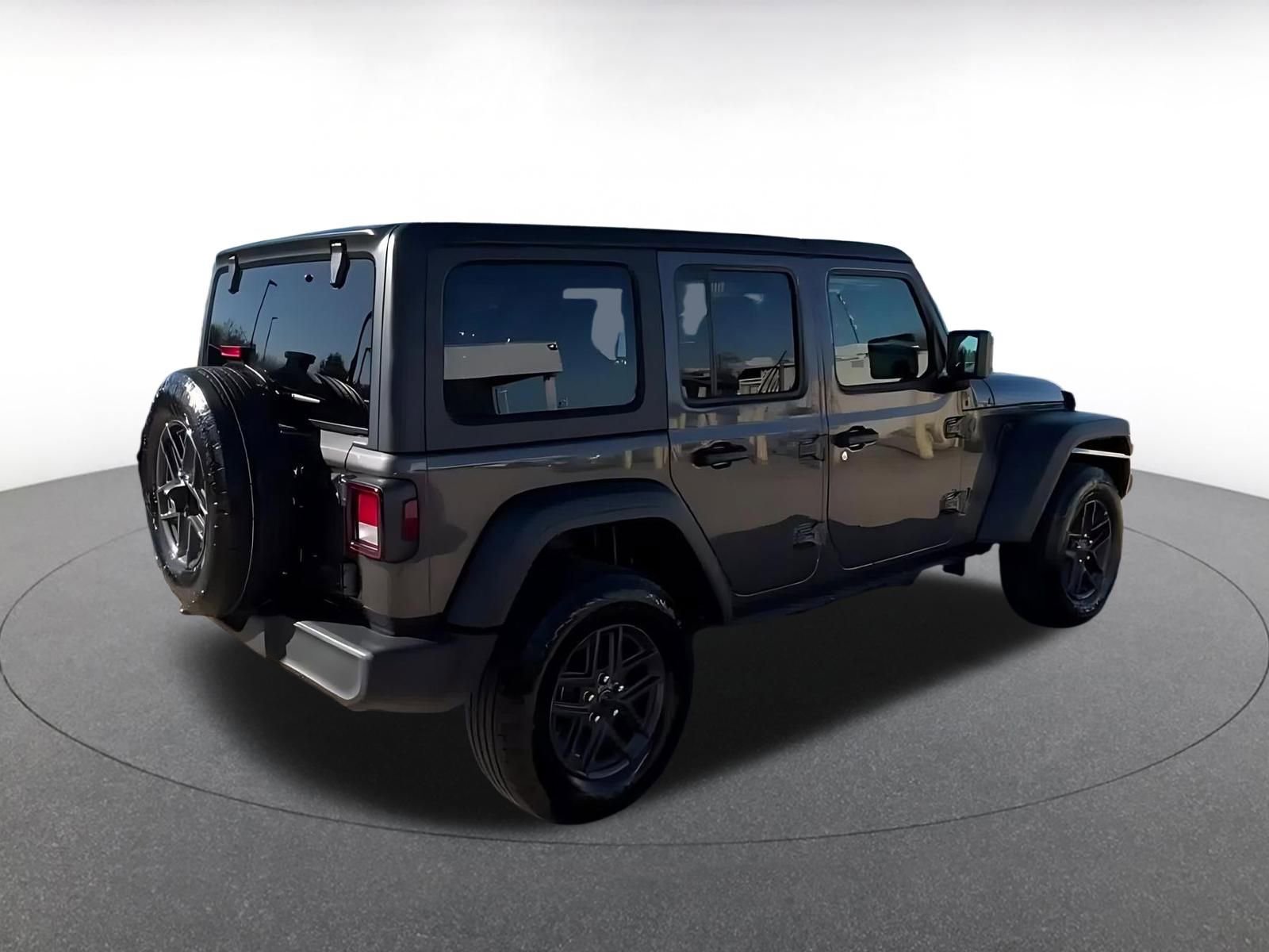 Used 2025 Jeep Wrangler Sport S image 11