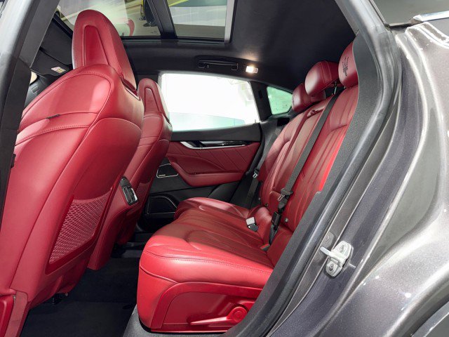 Used 2020 Maserati Levante GranSport image 12
