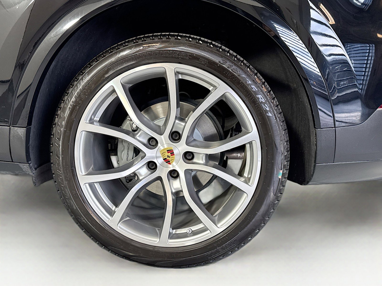 Used 2021 Porsche Cayenne S image 25