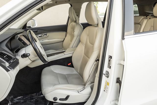 Used 2020 Volvo XC90 T5 Momentum image 12