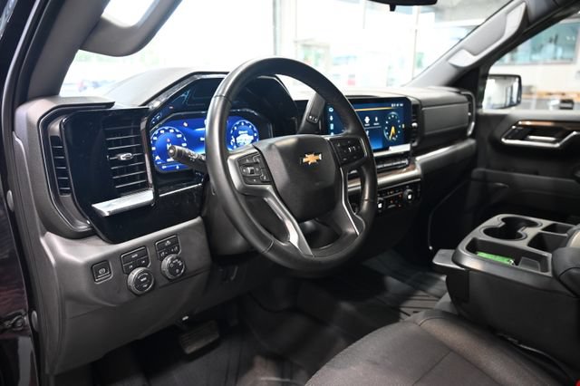 Used 2023 Chevrolet Silverado 1500 LT AWD/4WD image 19