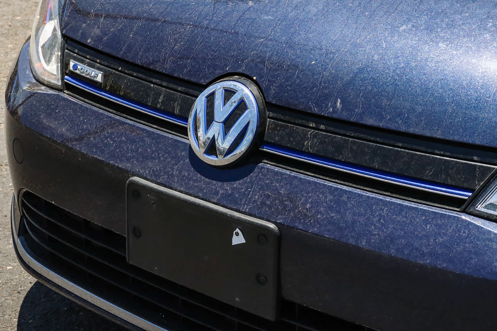 Used 2016 Volkswagen e-Golf SE FWD image 3