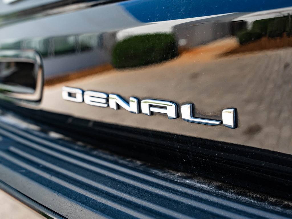 Used 2021 GMC Yukon Denali w/ Denali Premium Package image 22