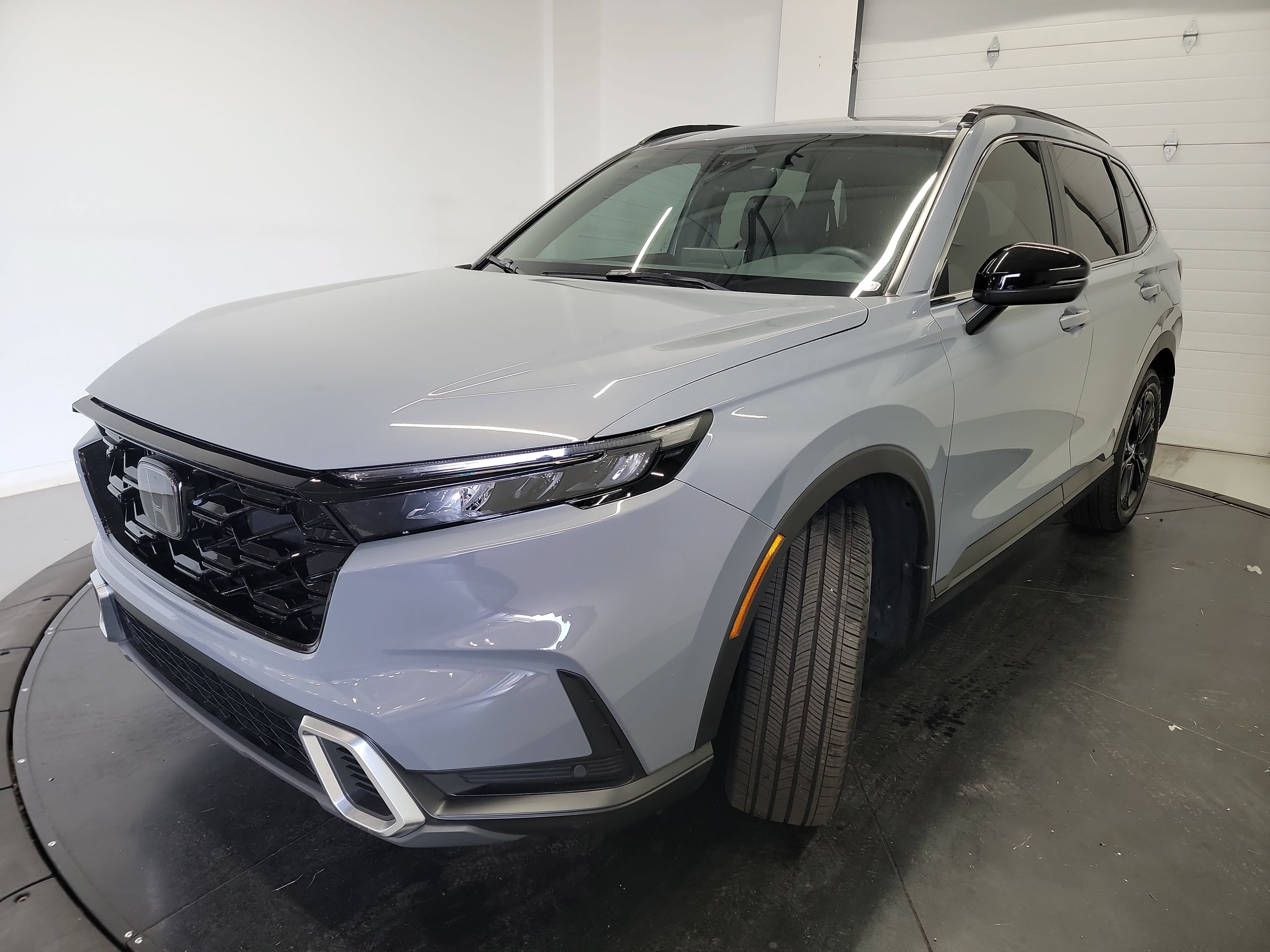 Used 2024 Honda CR-V Sport Touring image 3