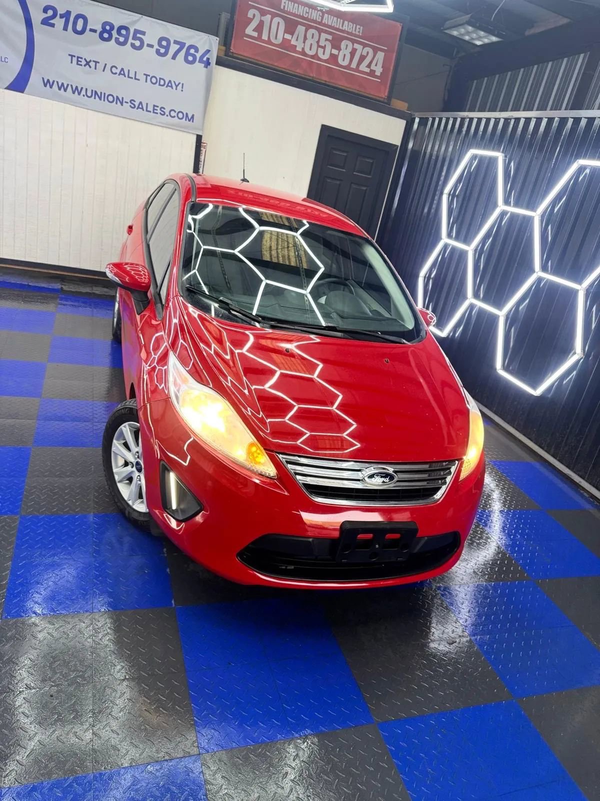 Used 2013 Ford Fiesta SE image 10