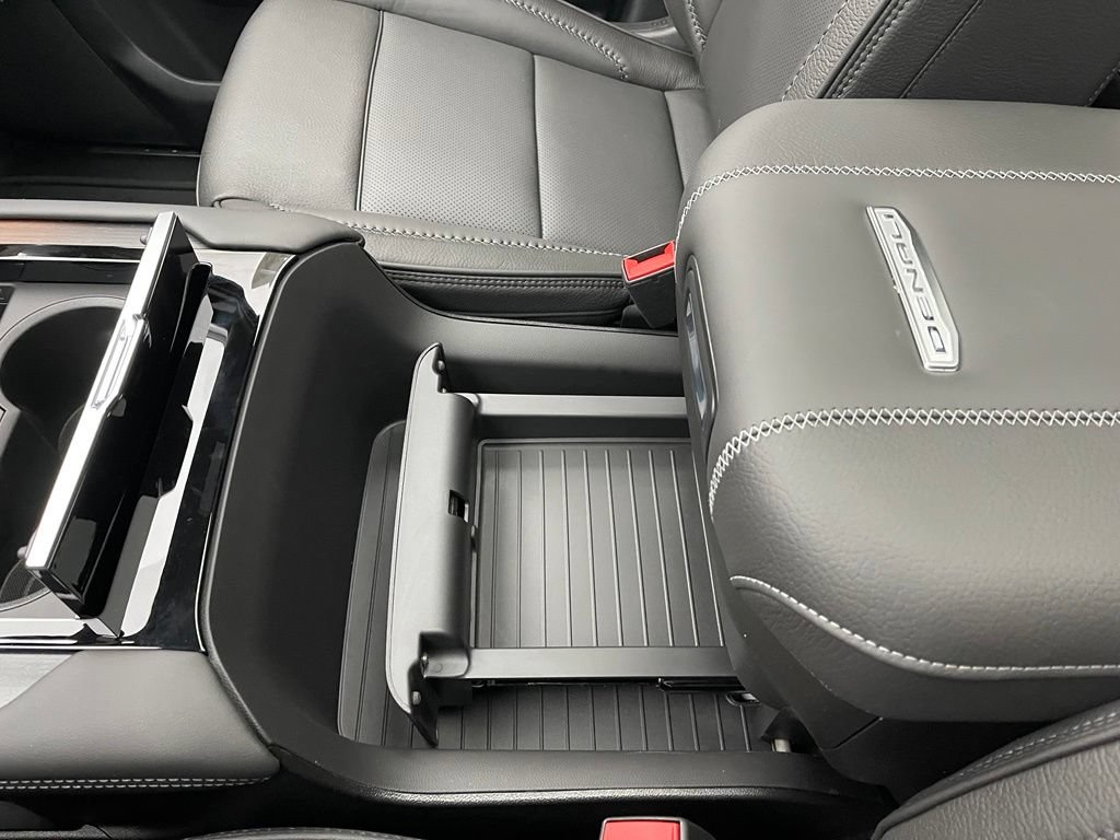 New 2026 GMC Yukon XL Denali w/ Denali Reserve Package AWD/4WD image 39