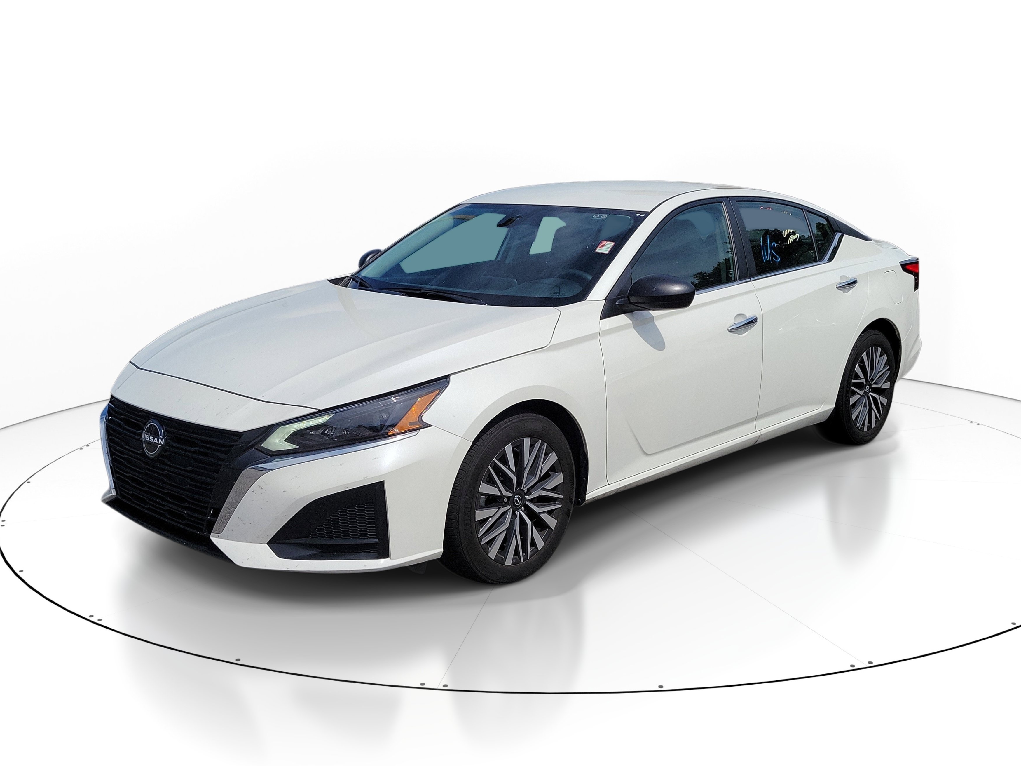 Used 2025 Nissan Altima 2.5 SV FWD image 3