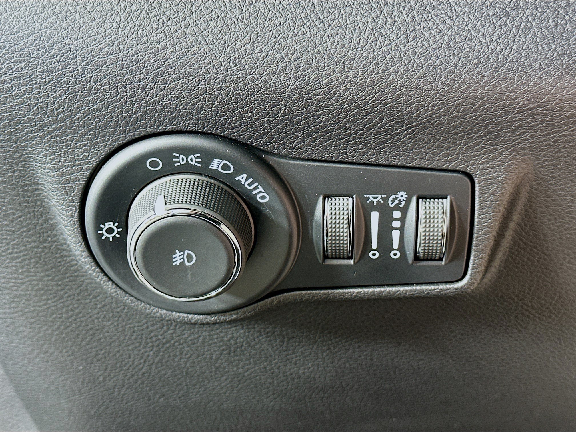 Used 2022 Jeep Compass Latitude w/ Convenience Group AWD/4WD image 17