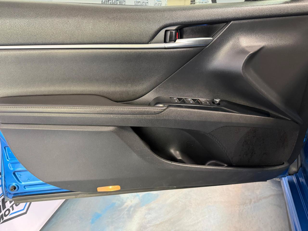 Used 2020 Toyota Camry XSE w/ Navigation Package FWD image 11