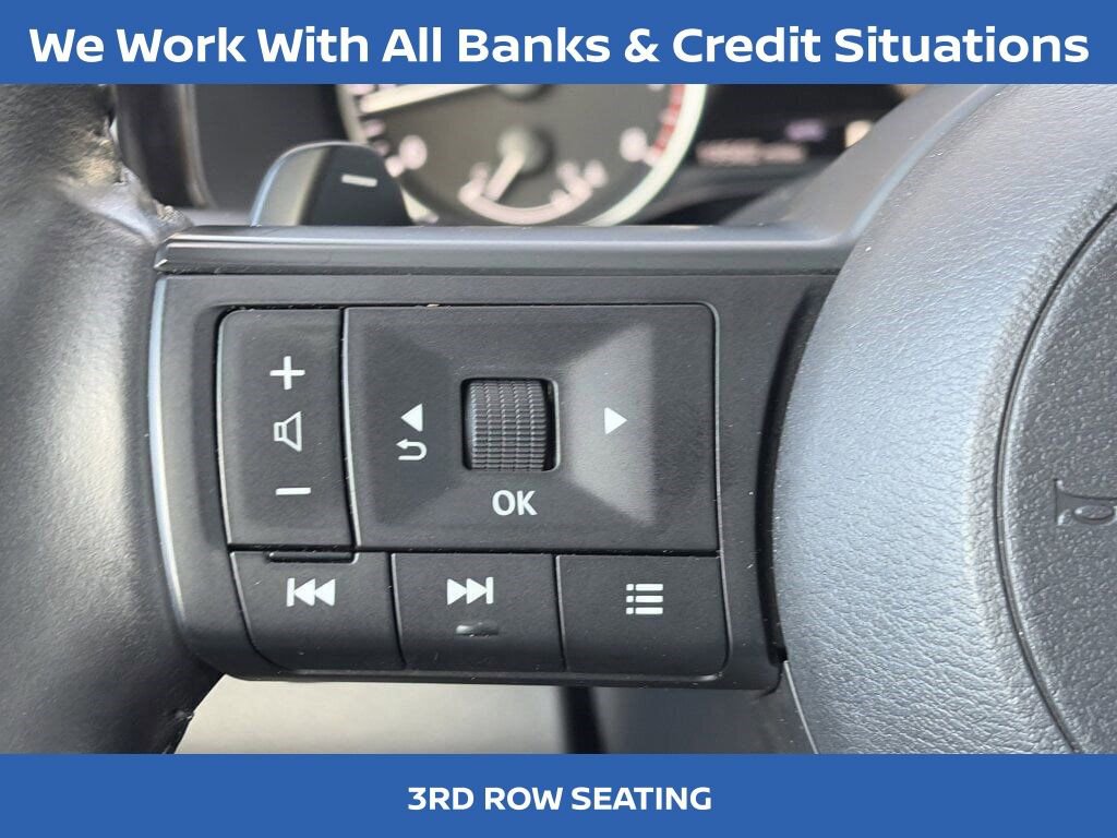 Certified 2025 Nissan Pathfinder SV image 24