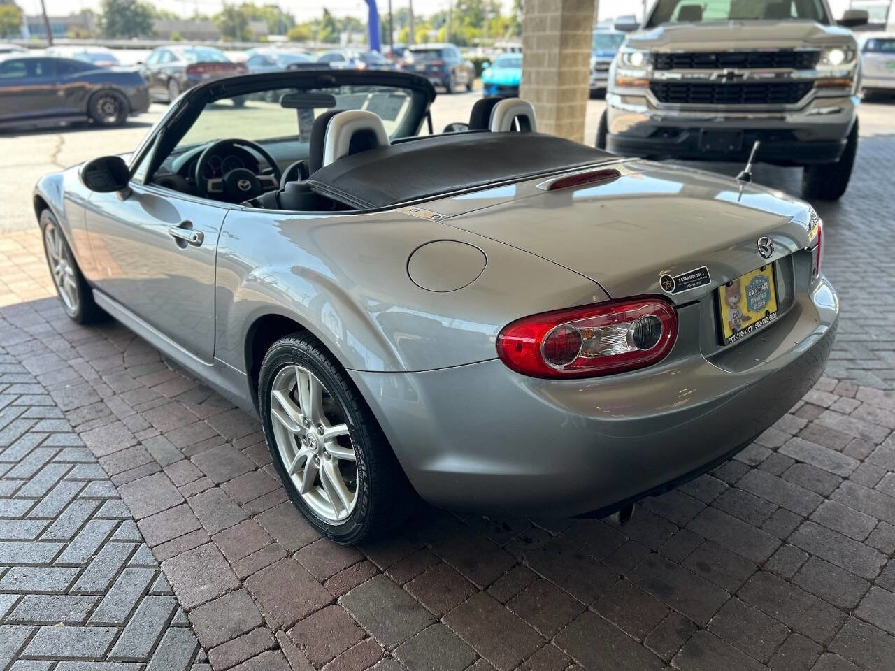 Used 2010 MAZDA MX-5 Miata Sport w/ Convenience Pkg image 6