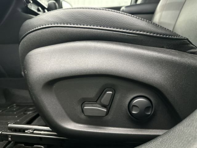 Used 2023 Jeep Compass Limited image 18