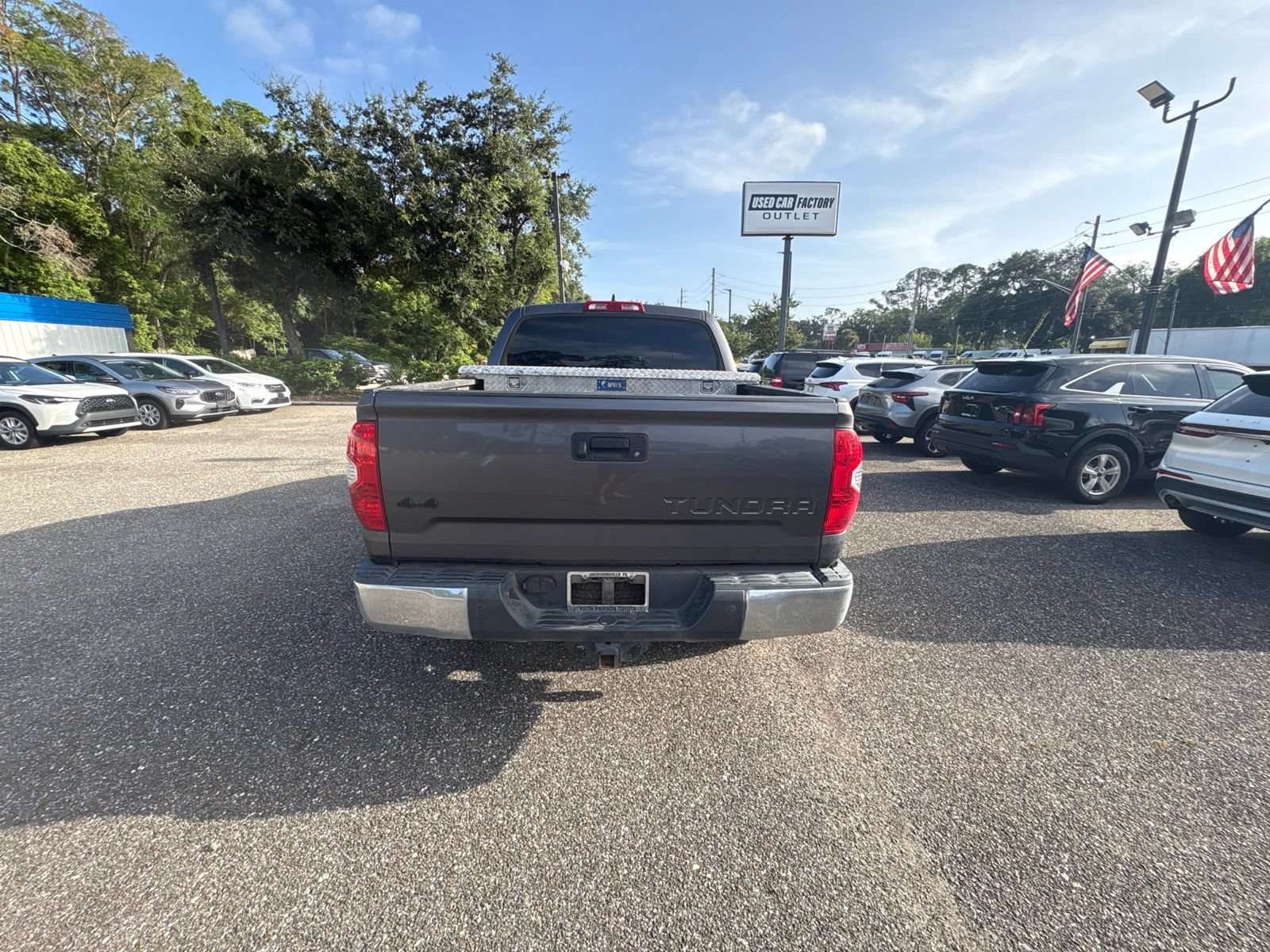 Used 2020 Toyota Tundra SR5 w/ SR5 Upgrade Package AWD/4WD image 6