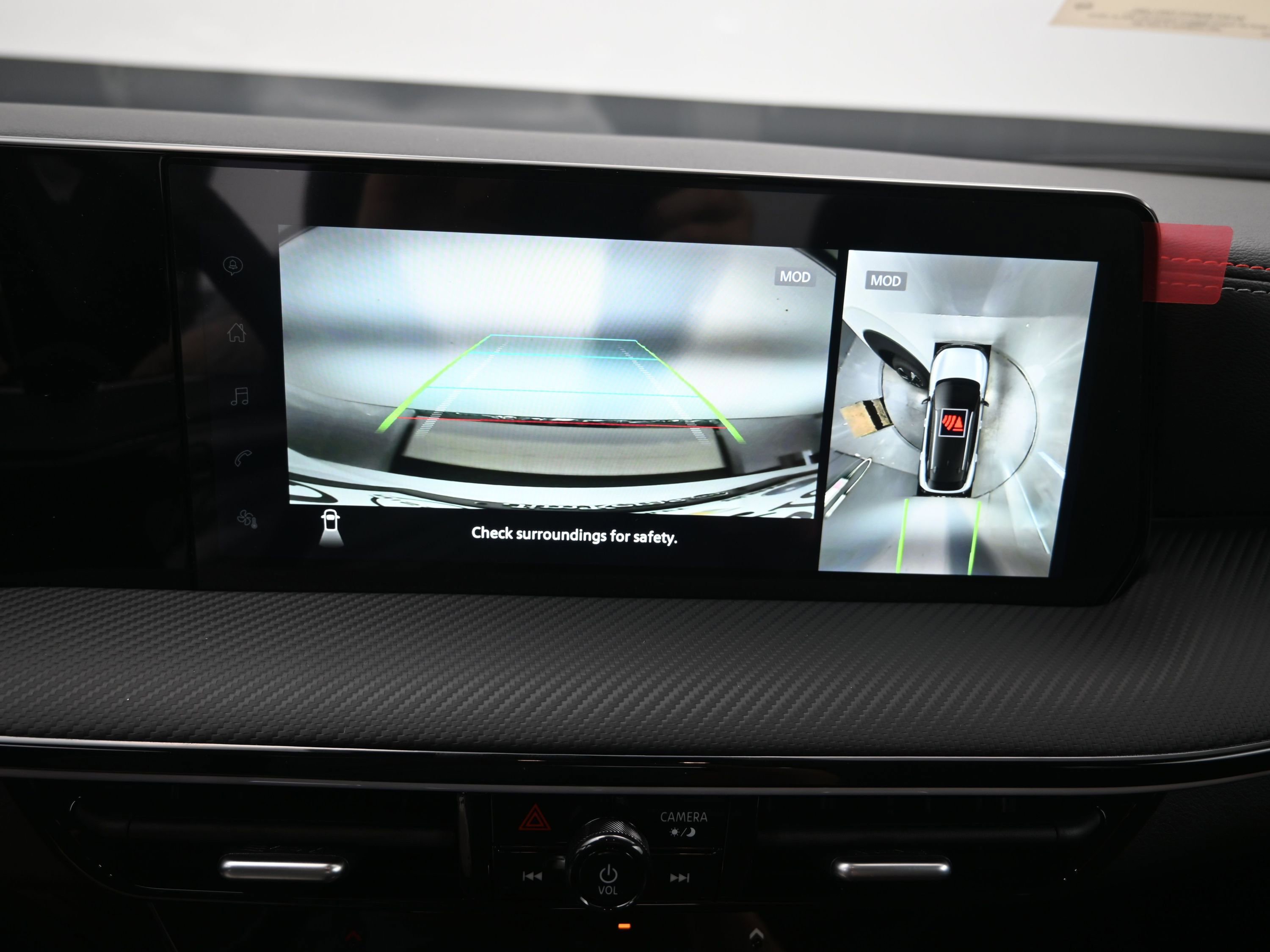 New 2025 Nissan Kicks SR image 16