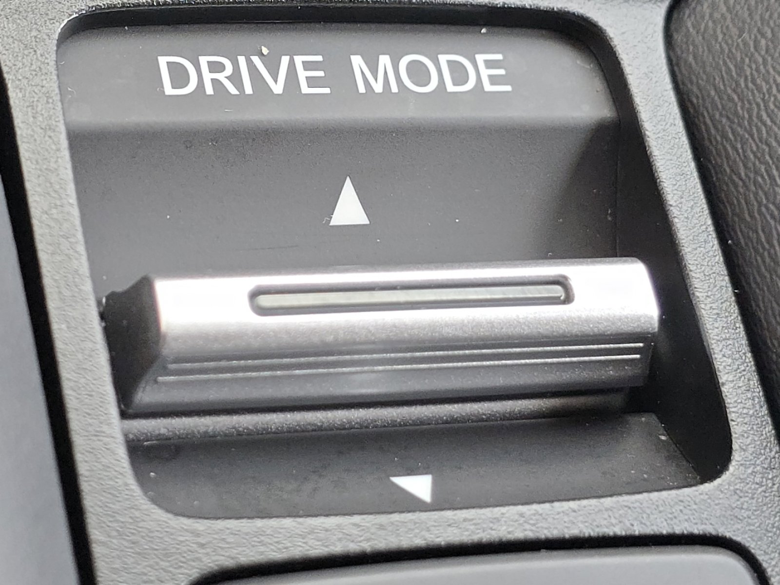 Used 2025 Honda HR-V LX image 8