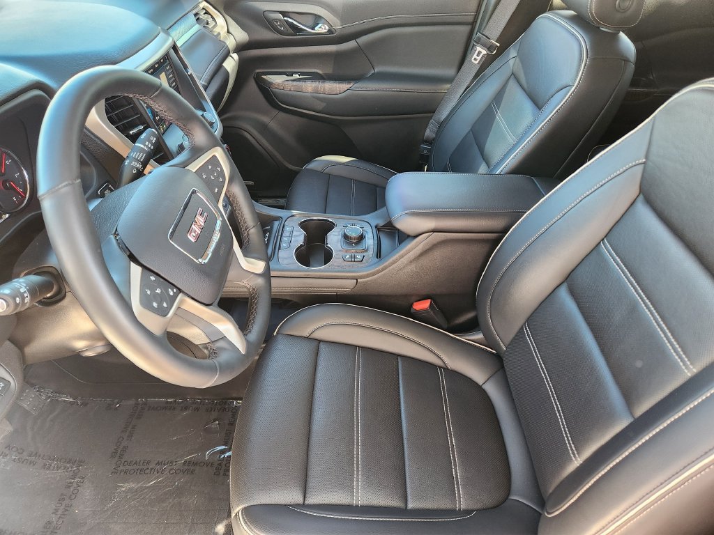 Used 2023 GMC Acadia Denali w/ Denali Technology Package AWD/4WD image 4