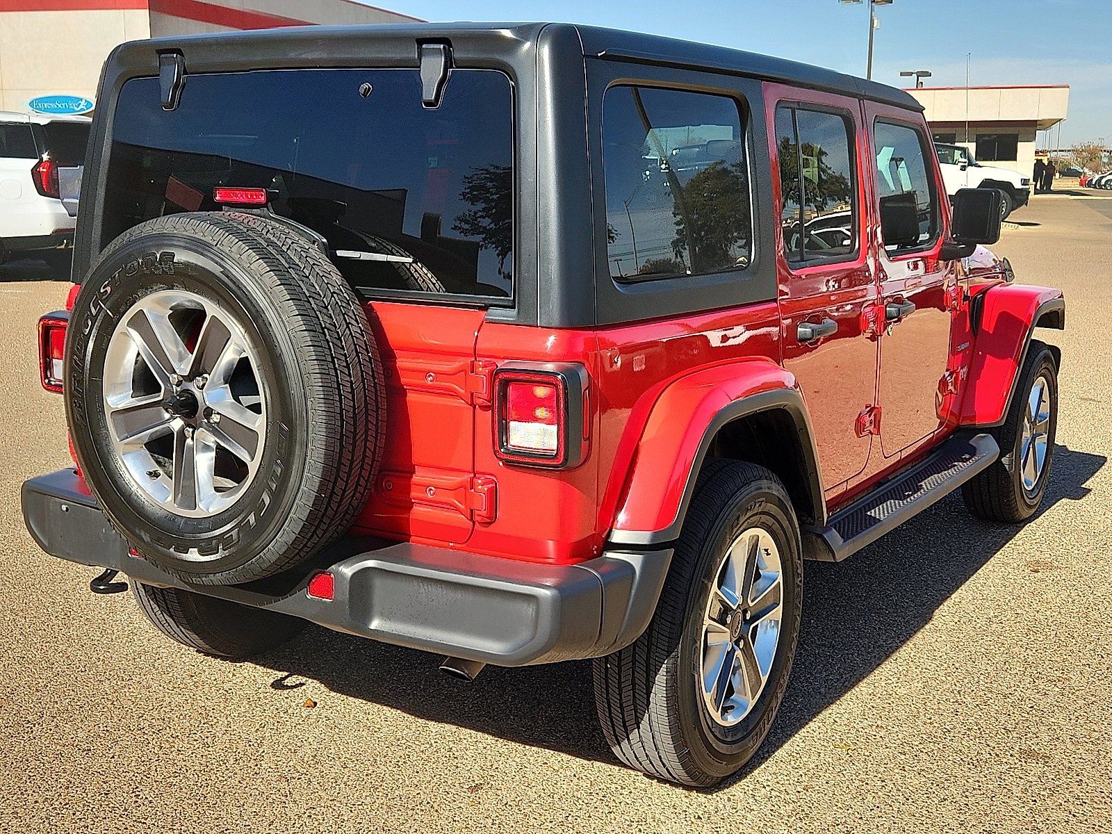 Used 2020 Jeep Wrangler Unlimited Sahara image 4