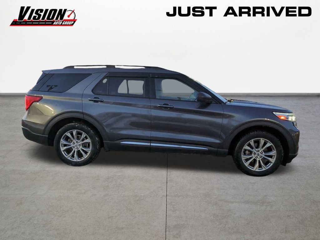 Used 2020 Ford Explorer XLT w/ Equipment Group 202A image 4