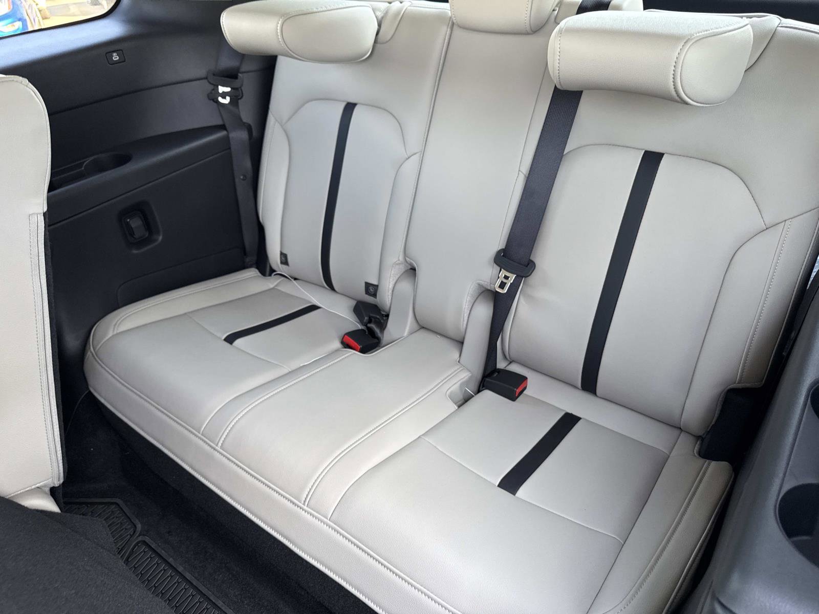 Used 2025 MAZDA CX-90 Plug-In Hybrid w/ Preferred image 12