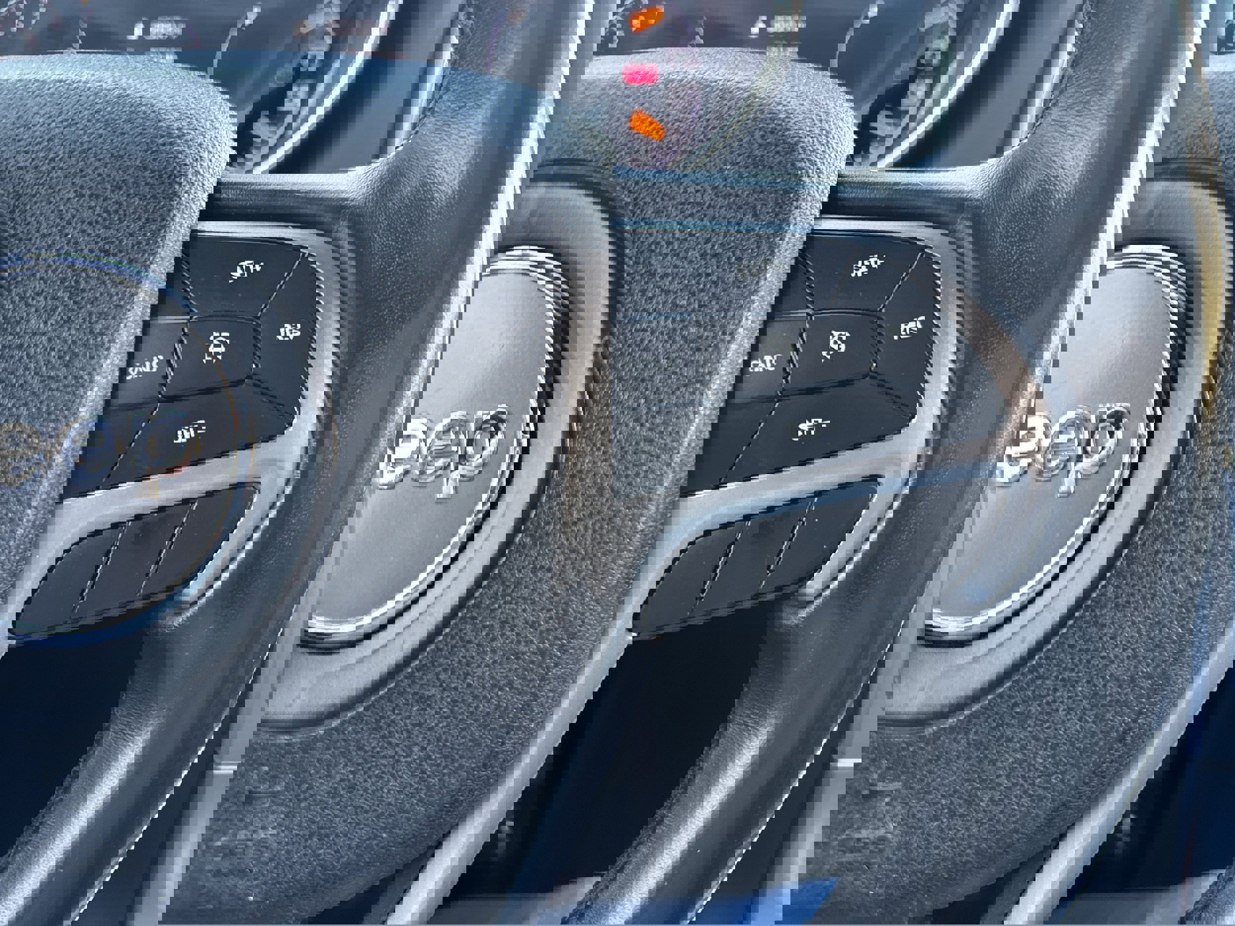 Used 2018 Jeep Grand Cherokee Limited image 28