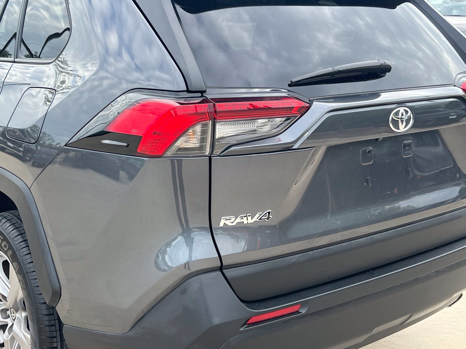 Used 2025 Toyota RAV4 XLE FWD image 13