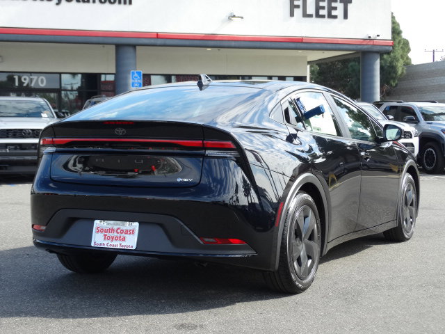 New 2026 Toyota Prius LE FWD image 5