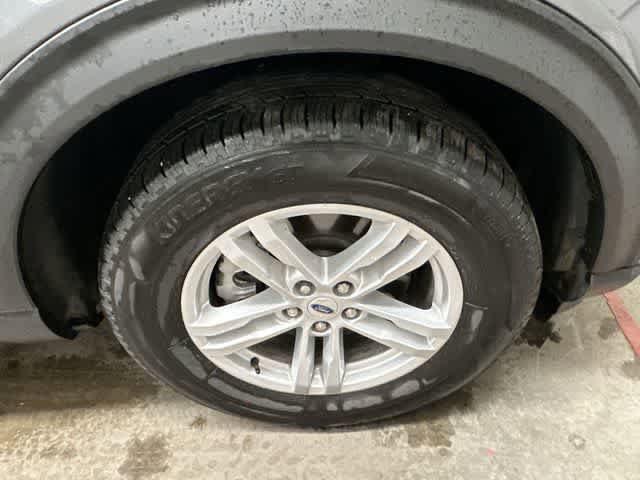 Used 2024 Ford Explorer XLT w/ Equipment Group 202A AWD/4WD image 5