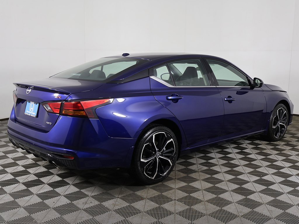 Used 2024 Nissan Altima 2.5 SR w/ SR Premium Package image 10