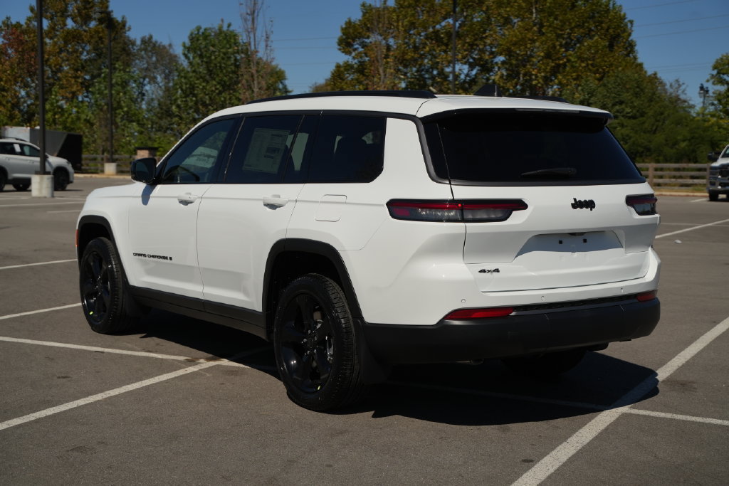 New 2027 Jeep Grand Cherokee L Limited w/ Limited Altitude Package AWD/4WD image 5