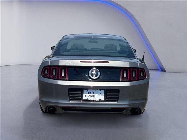 Used 2014 Ford Mustang Coupe RWD image 9