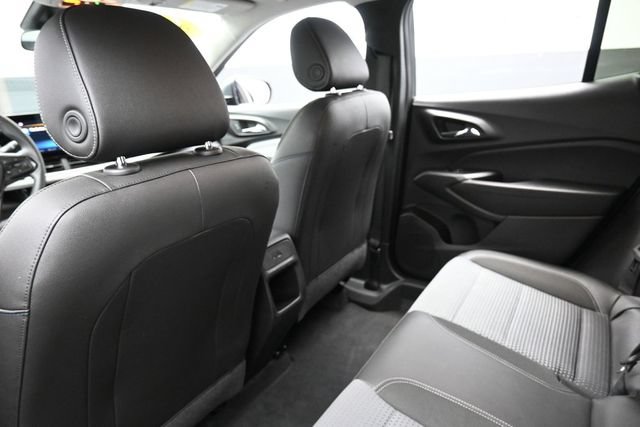 Used 2025 Chevrolet Trax LT FWD image 24