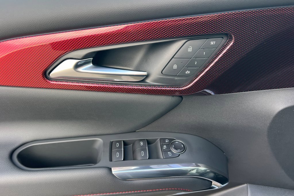 New 2026 Chevrolet Traverse RS image 8