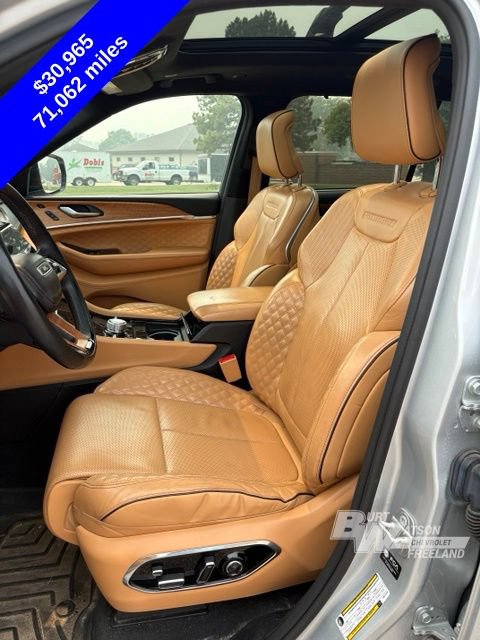 Used 2021 Jeep Grand Cherokee L Summit AWD/4WD image 12
