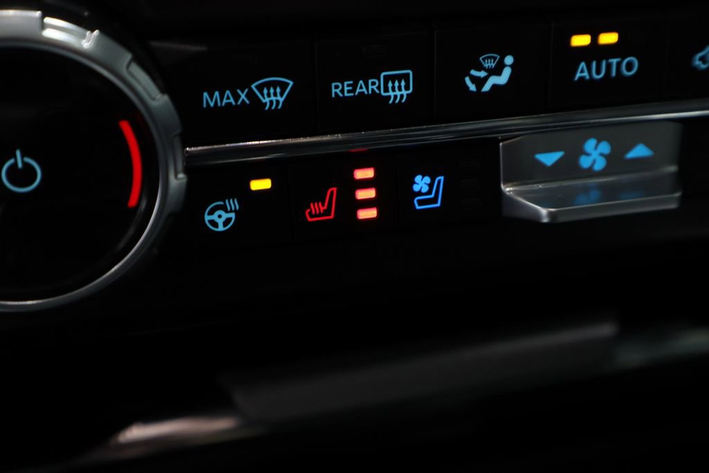 Used 2024 Ford F350 Lariat w/ Chrome Package image 5