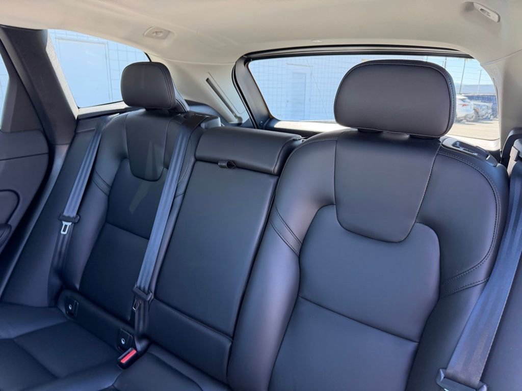 Used 2024 Volvo XC60 B5 Core image 20