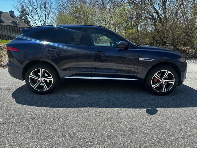 Used 2017 Jaguar F-PACE S image 4