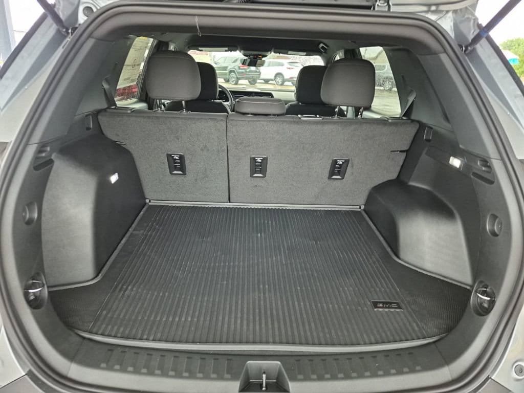 New 2026 GMC Terrain Elevation w/ Technology Package II FWD image 9