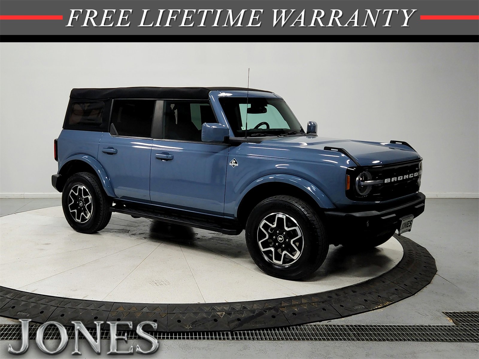 Used 2023 Ford Bronco Outer Banks image 1