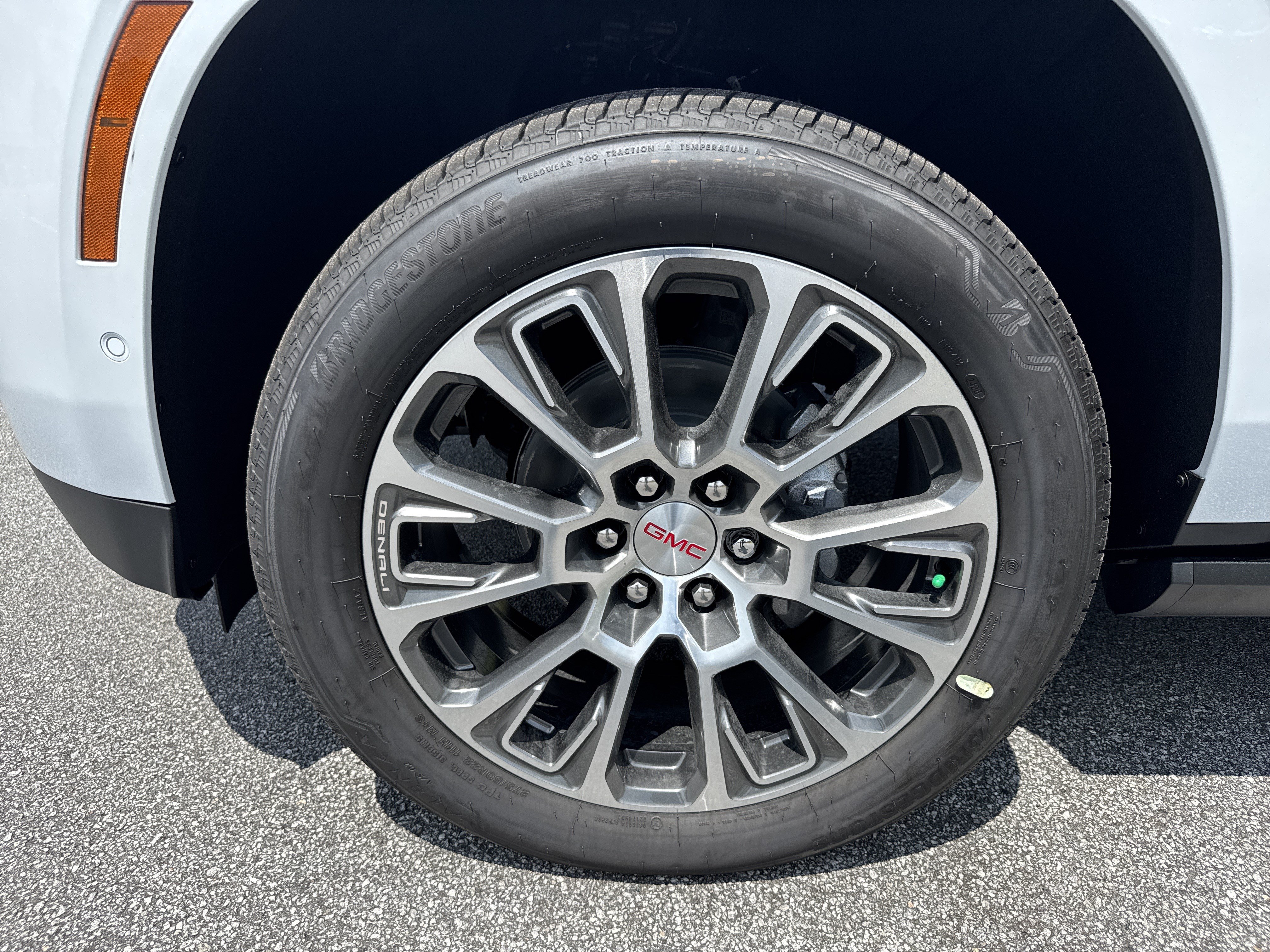 New 2026 GMC Yukon XL Denali w/ Denali Reserve Package RWD image 13