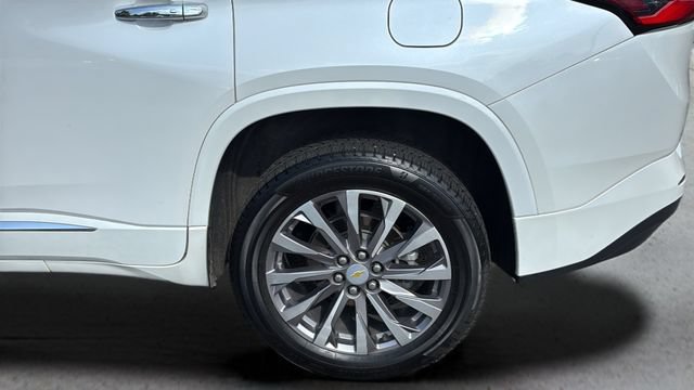 Used 2022 Chevrolet Traverse Premier FWD image 32