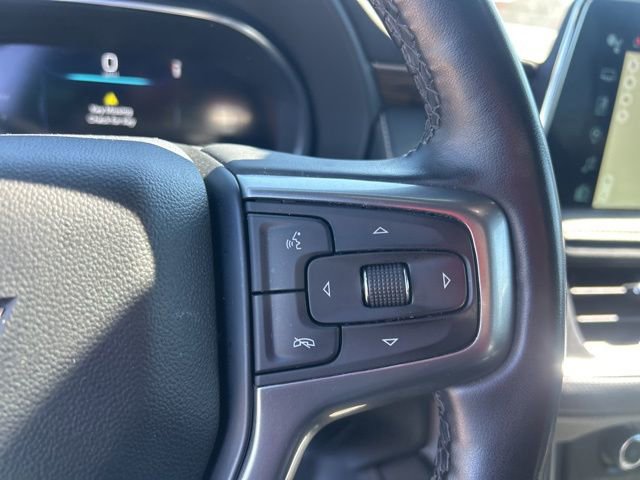 Used 2023 Chevrolet Suburban Premier image 18