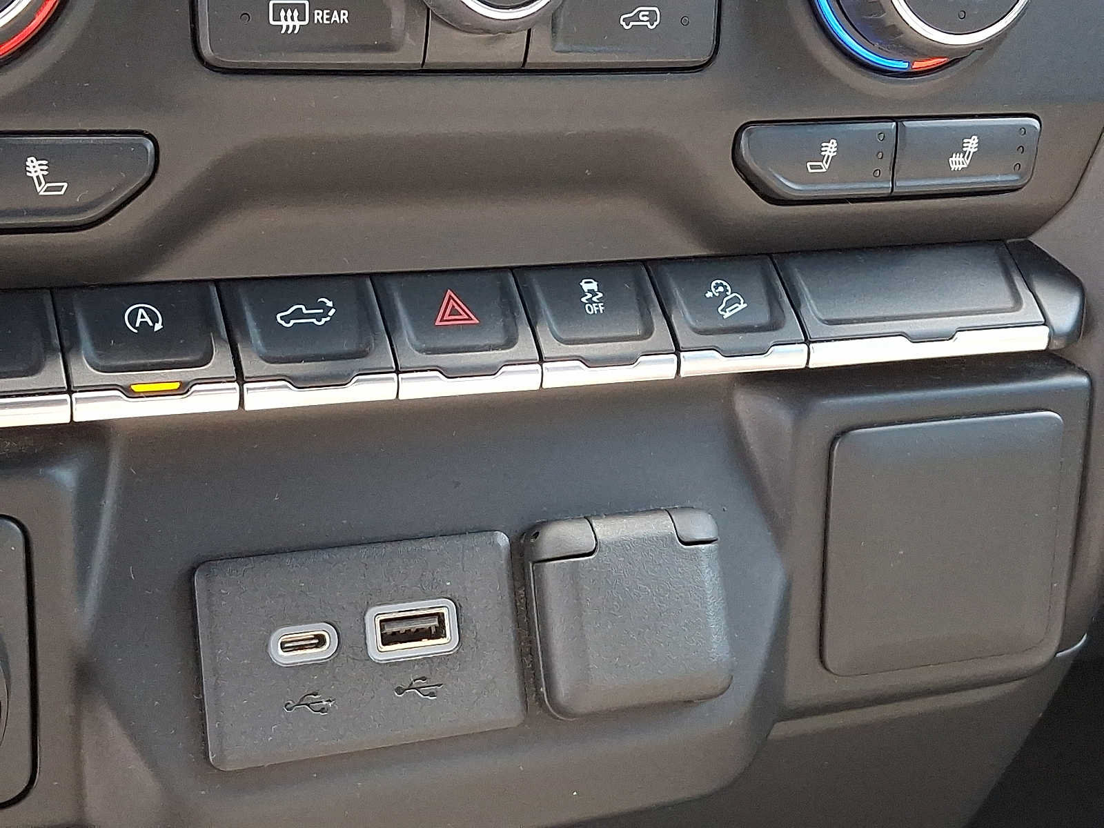 Used 2019 Chevrolet Silverado 1500 LT w/ All-Star Edition AWD/4WD image 24