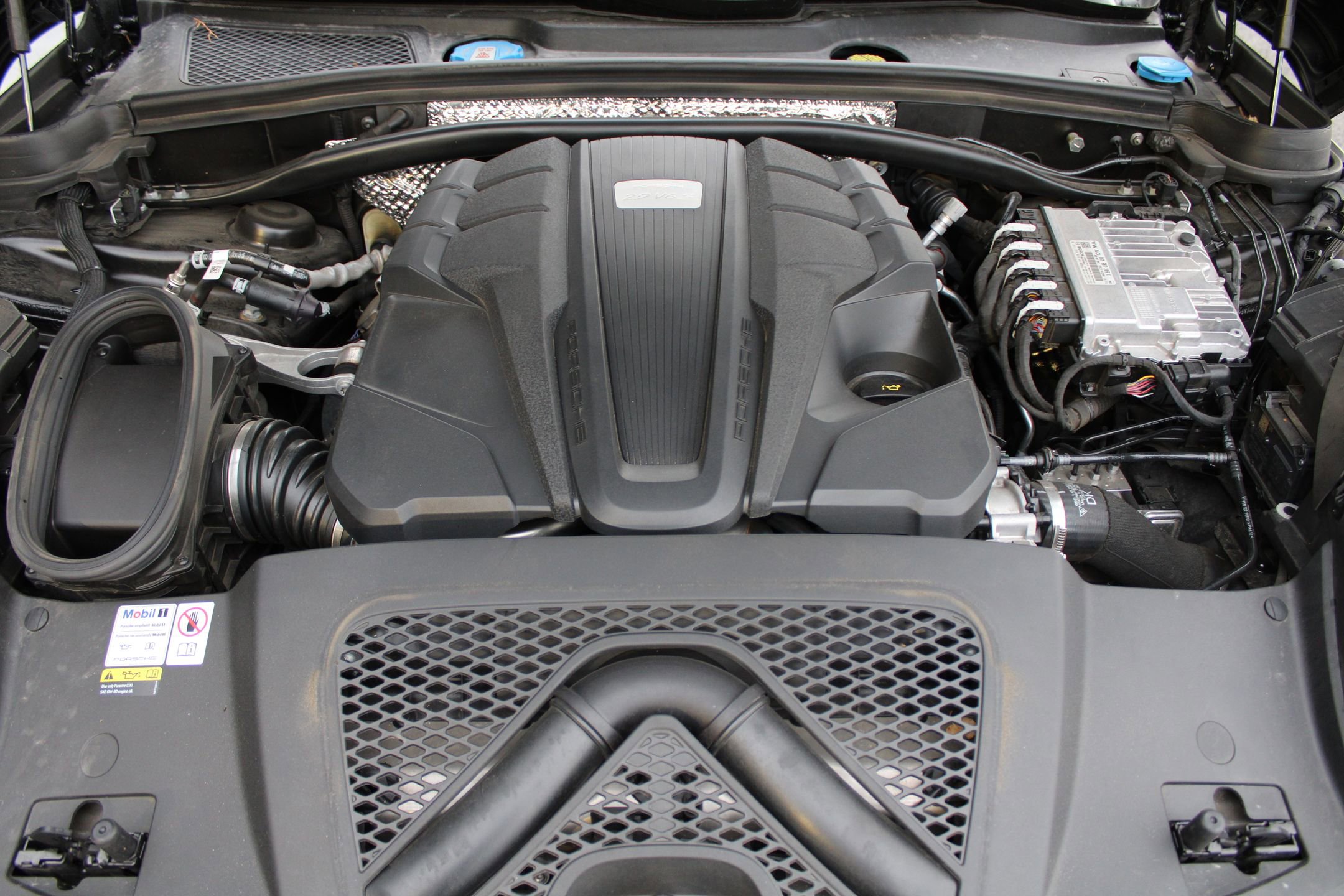 Certified 2023 Porsche Macan S image 29