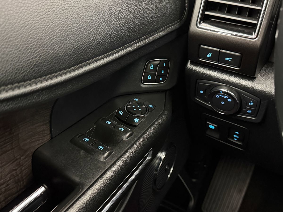 Used 2019 Ford Expedition Max Limited AWD/4WD image 23