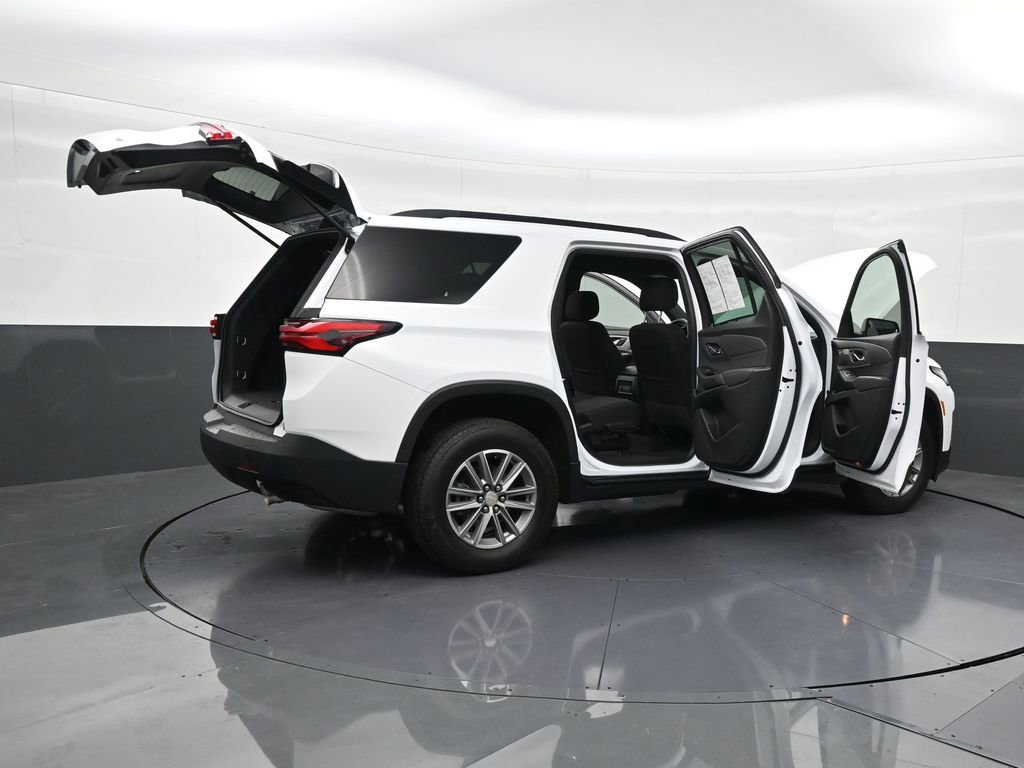 Used 2024 Chevrolet Traverse LT image 32
