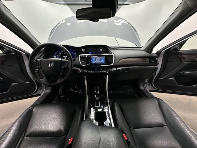 Used 2017 Honda Accord Touring image 21