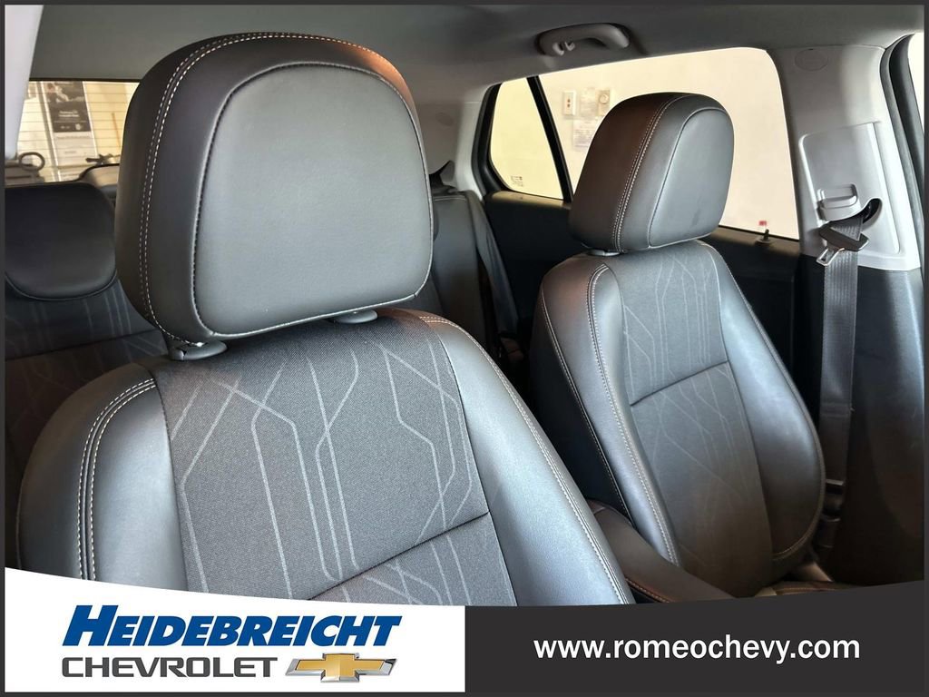 Used 2022 Chevrolet Trax LT w/ LT Convenience Package image 33
