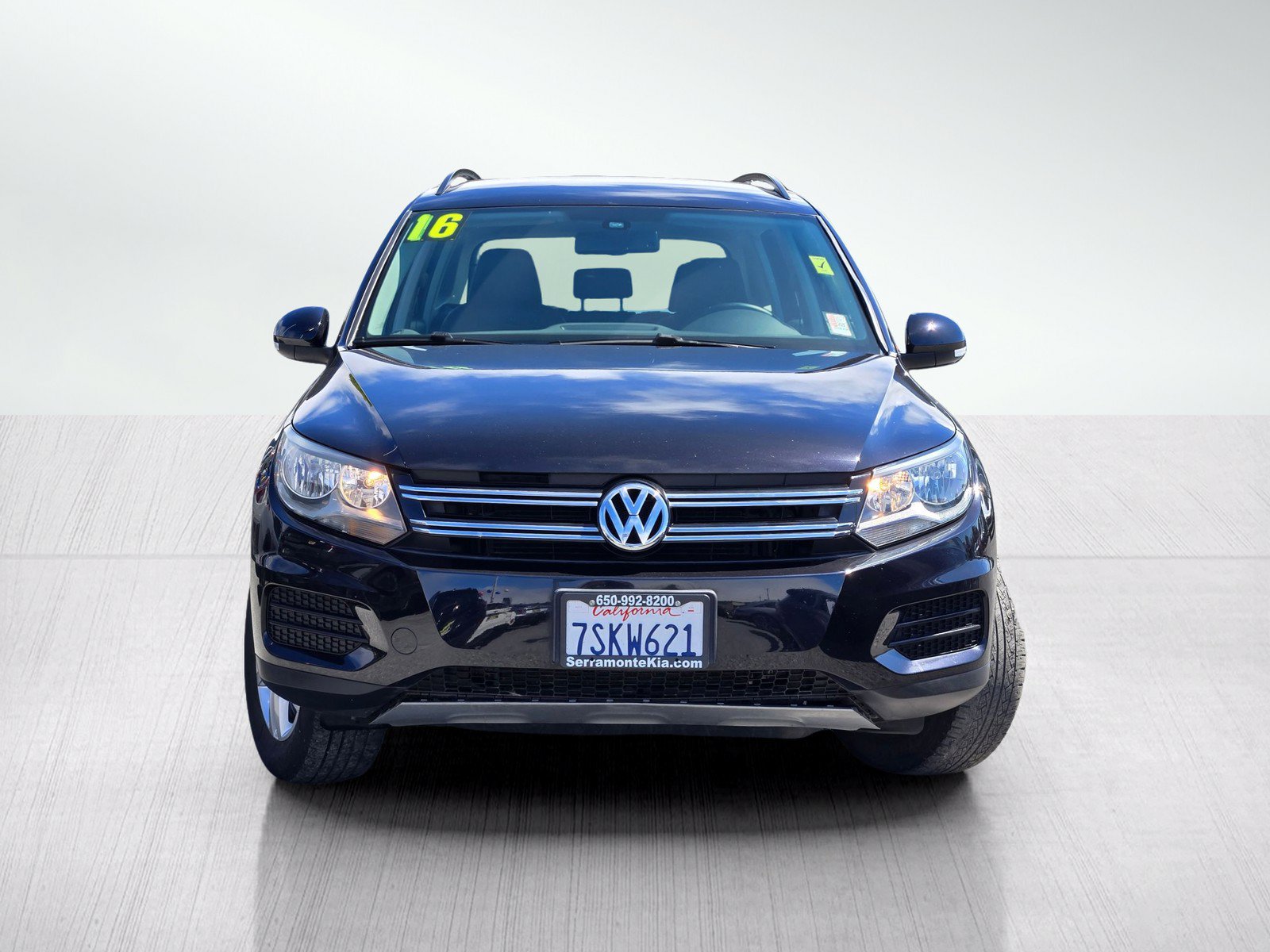 Used 2016 Volkswagen Tiguan S FWD image 2