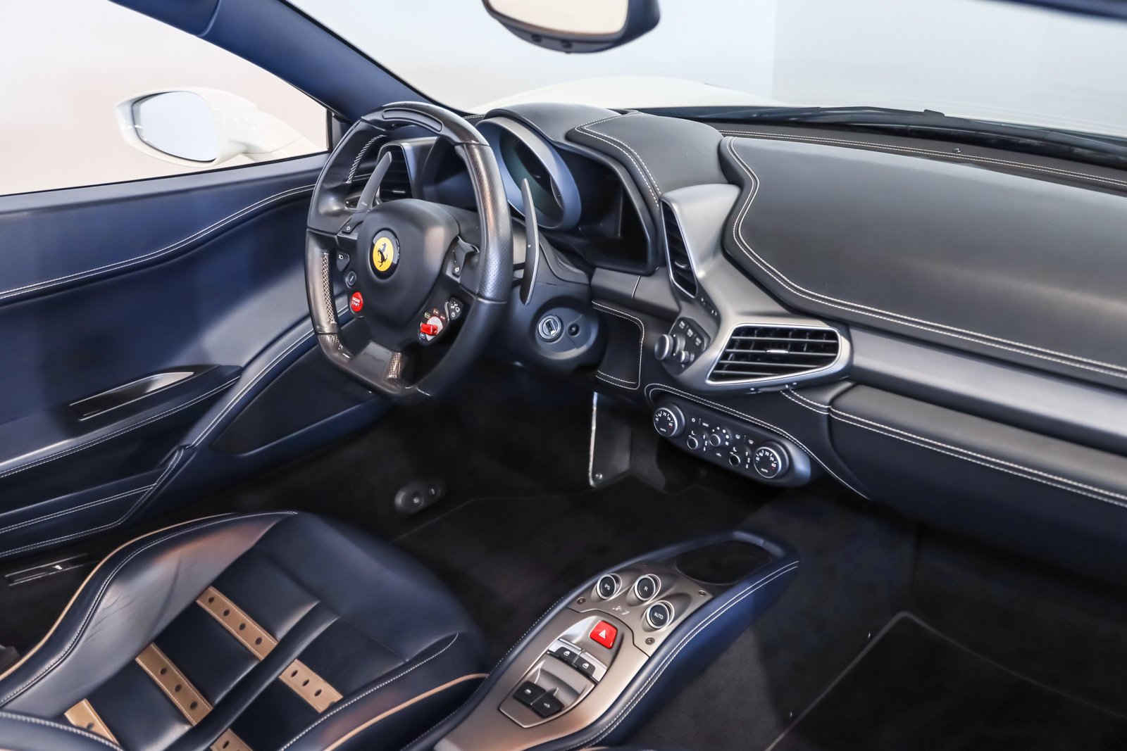 Used 2015 Ferrari 458 Spider RWD image 39